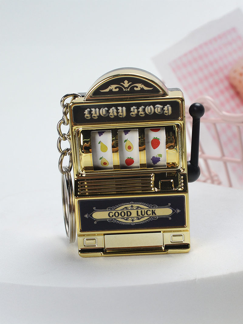 Mini slot machine key chain set 
