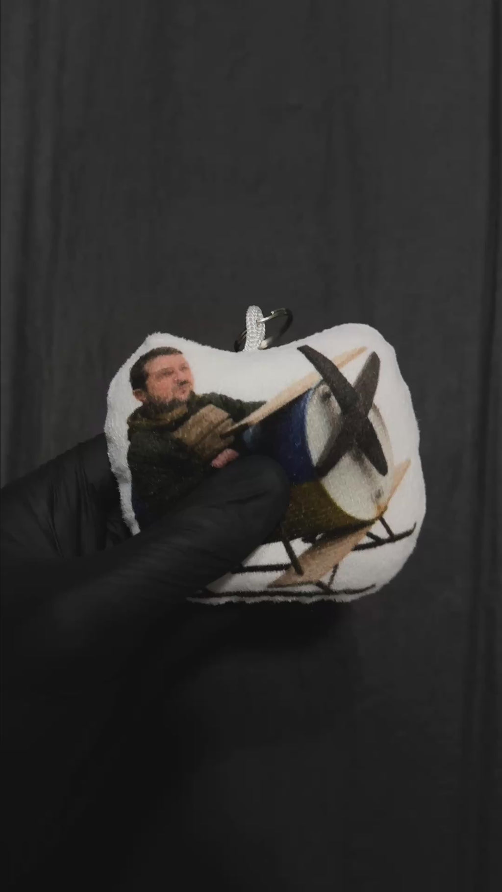 Брелок із динаміком Зеленський у літачку