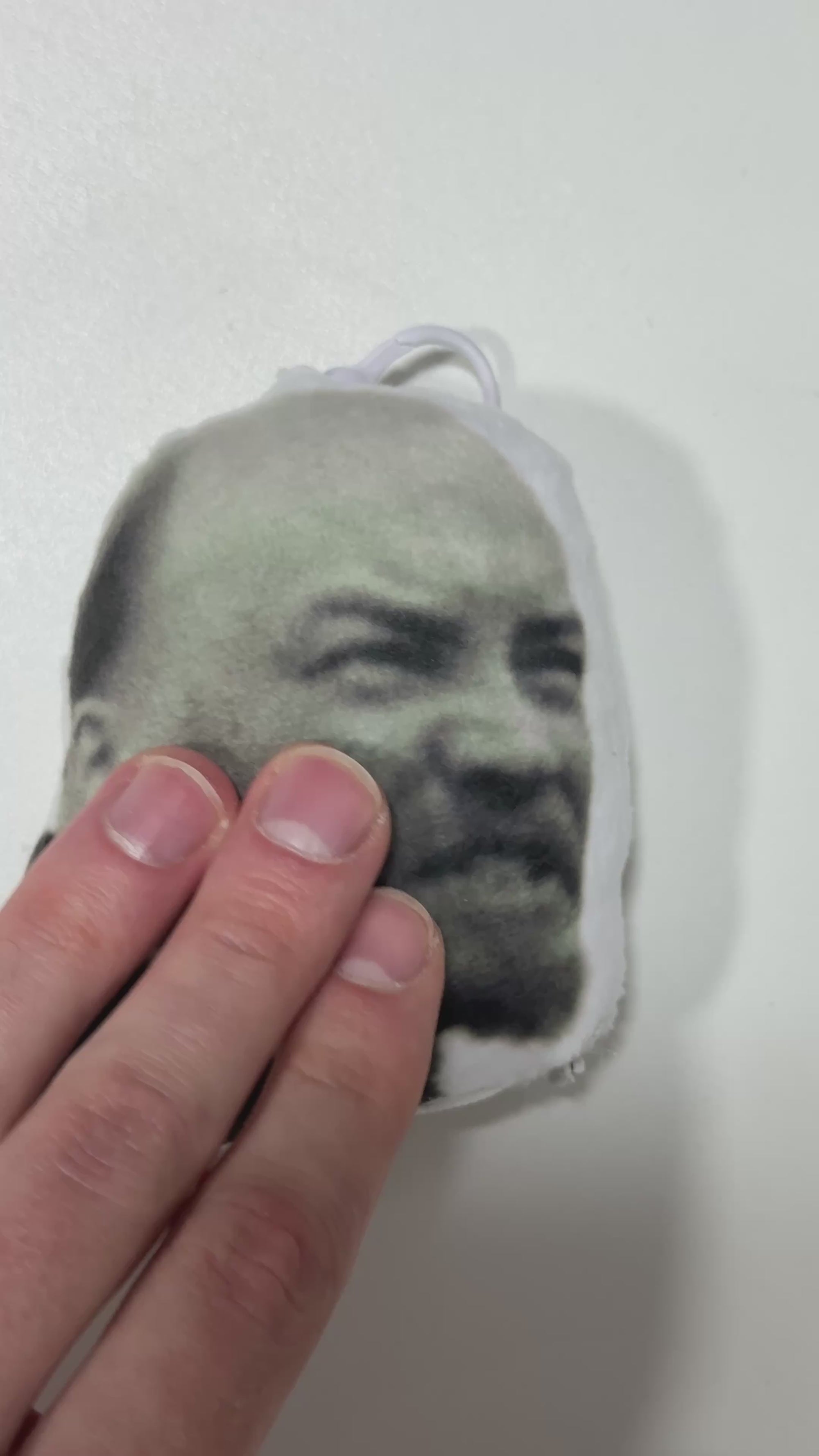 Брелок із динаміком Sora Ленін